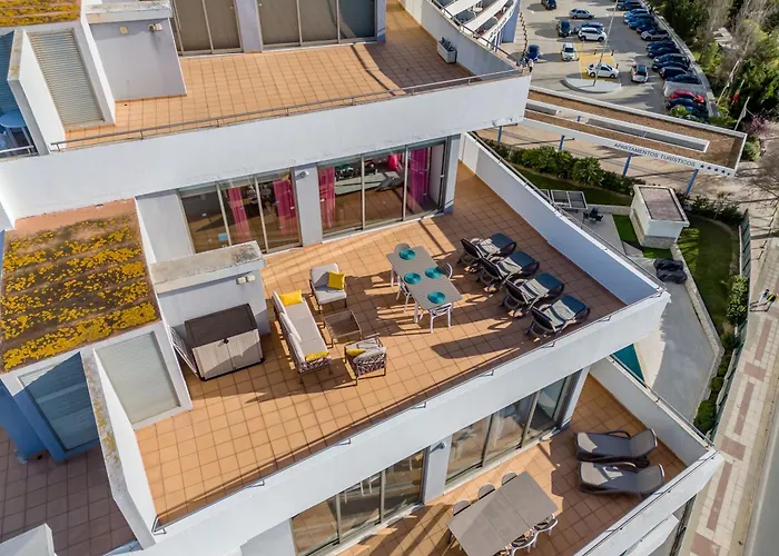 Apartment Spectacular 2 Bed Apartment, Huge Terrace And Sea View *