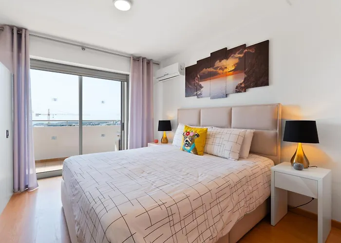 Apartment Spectacular 2 Bed Apartment, Huge Terrace And Sea View Portimao