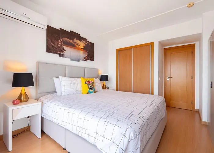 Spectacular 2 Bed Apartment, Huge Terrace And Sea View Apartment Portimao