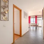 Spectacular 2 Bed Apartment, Huge Terrace And Sea View דירה