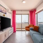 Spectacular 2 Bed Apartment, Huge Terrace And Sea View פורטימאו