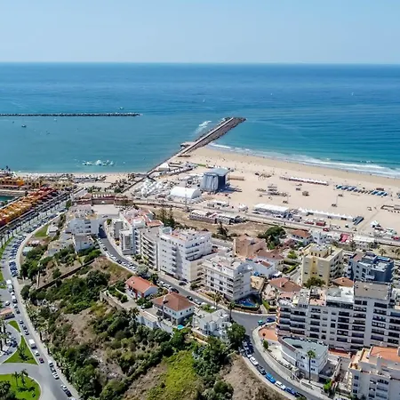 Spectacular 2 Bed Apartment, Huge Terrace And Sea View