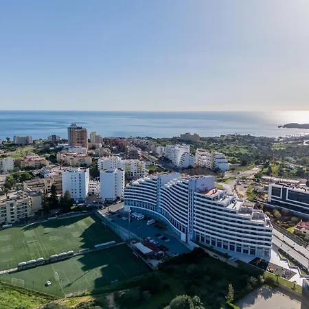 Spectacular 2 Bed Apartment, Huge Terrace And Sea View Portimao