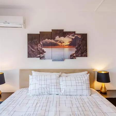 Spectacular 2 Bed Apartment, Huge Terrace And Sea View Apartment