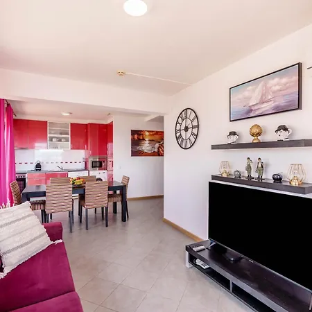 Spectacular 2 Bed Apartment, Huge Terrace And Sea View Apartment *