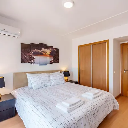 Apartment Spectacular 2 Bed Apartment, Huge Terrace And Sea View