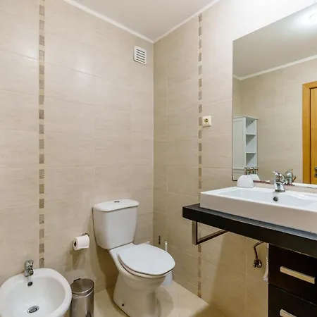 Spectacular 2 Bed Apartment, Huge Terrace And Sea View شقة *