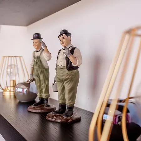 Spectacular 2 Bed Apartment, Huge Terrace And Sea View شقة