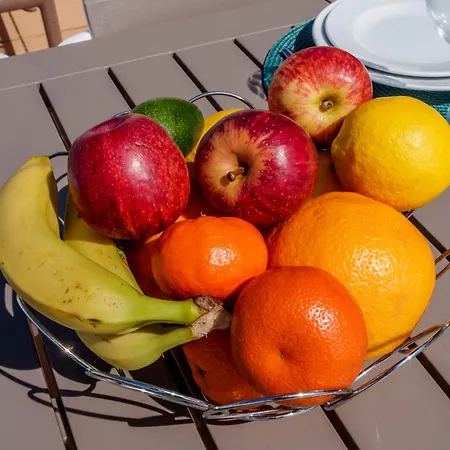 Spectacular 2 Bed Apartment, Huge Terrace And Sea View *