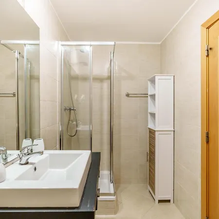 Spectacular 2 Bed Apartment, Huge Terrace And Sea View