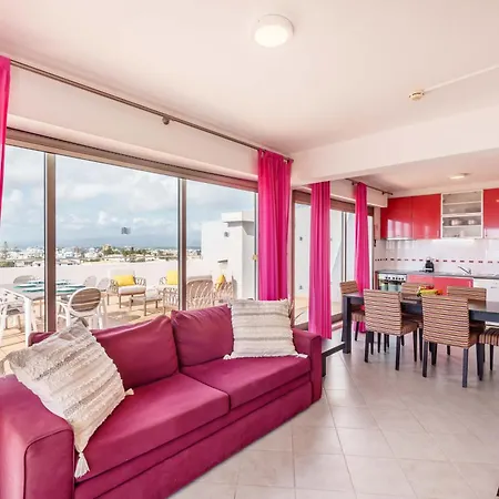 Apartment Spectacular 2 Bed Apartment, Huge Terrace And Sea View