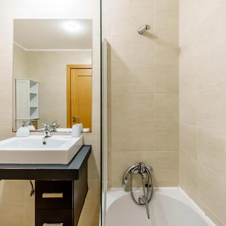 Apartment Spectacular 2 Bed Apartment, Huge Terrace And Sea View Portimao