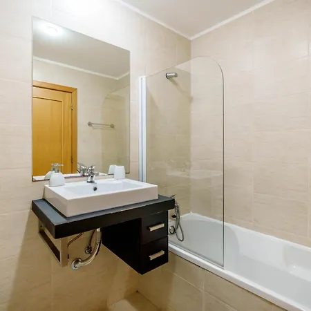 Spectacular 2 Bed Apartment, Huge Terrace And Sea View شقة بورتيماو