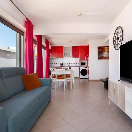 Apartment Spectacular 2 Bed Apartment, Huge Terrace And Sea View