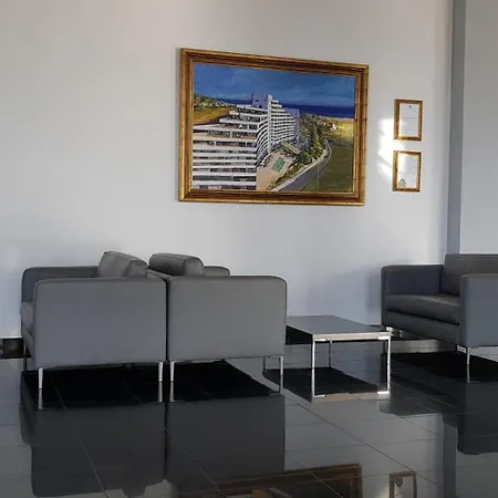 Apartment Spectacular 2 Bed Apartment, Huge Terrace And Sea View *