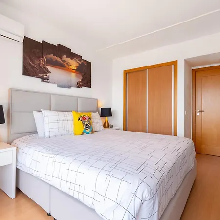 Spectacular 2 Bed Apartment, Huge Terrace And Sea View شقة بورتيماو