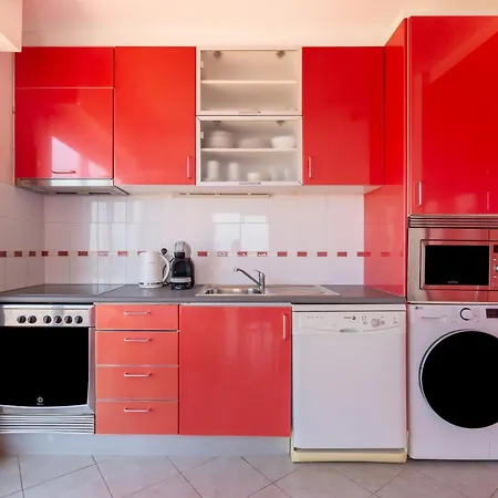 Spectacular 2 Bed Apartment, Huge Terrace And Sea View شقة *