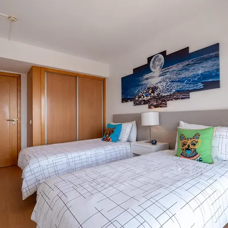 Spectacular 2 Bed Apartment, Huge Terrace And Sea View *