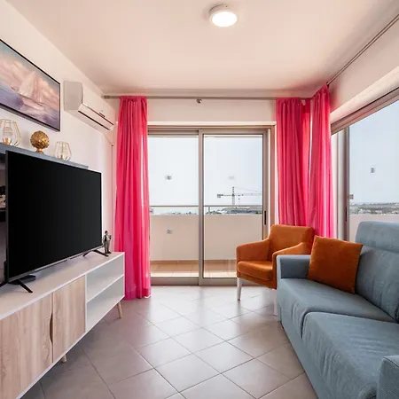 Spectacular 2 Bed Apartment, Huge Terrace And Sea View Portimao