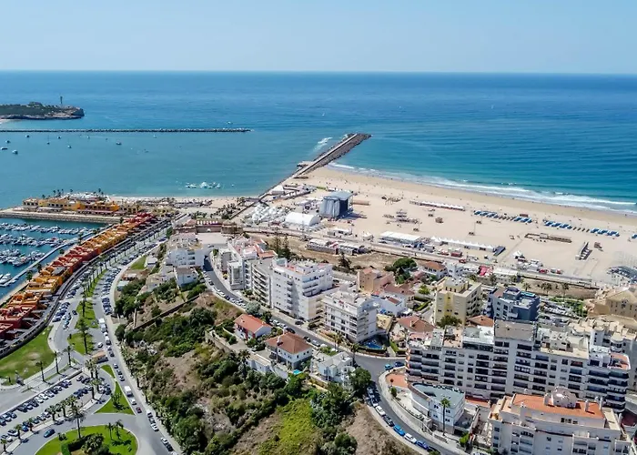 Spectacular 2 Bed Apartment, Huge Terrace And Sea View