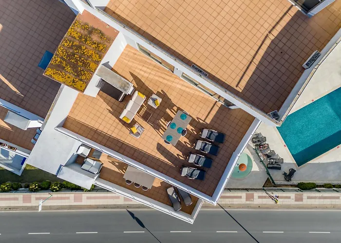 Spectacular 2 Bed Apartment, Huge Terrace And Sea View Appartement *