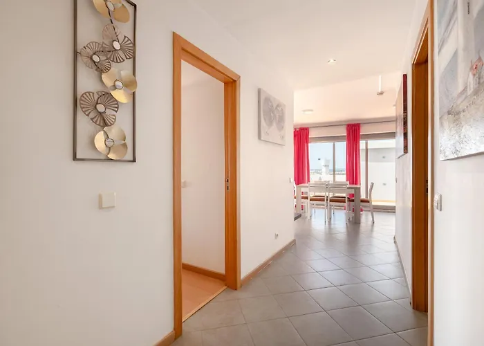 Spectacular 2 Bed Apartment, Huge Terrace And Sea View Appartement