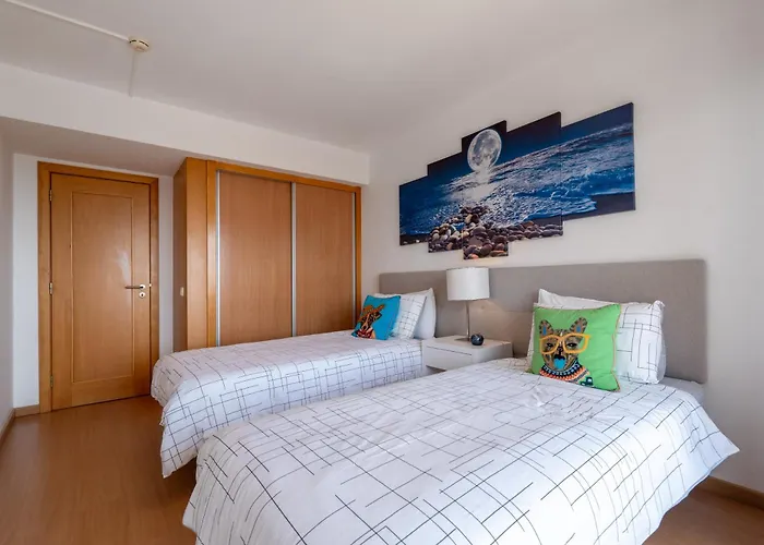 Spectacular 2 Bed Apartment, Huge Terrace And Sea View *