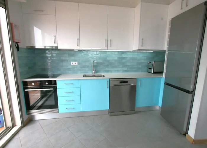 Spectacular 2 Bed Apartment, Huge Terrace And Sea View *