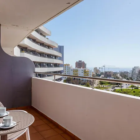 아파트 Spectacular 2 Bed Apartment, Huge Terrace And Sea View 포티마오
