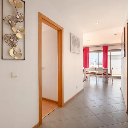 Spectacular 2 Bed Apartment, Huge Terrace And Sea View 아파트